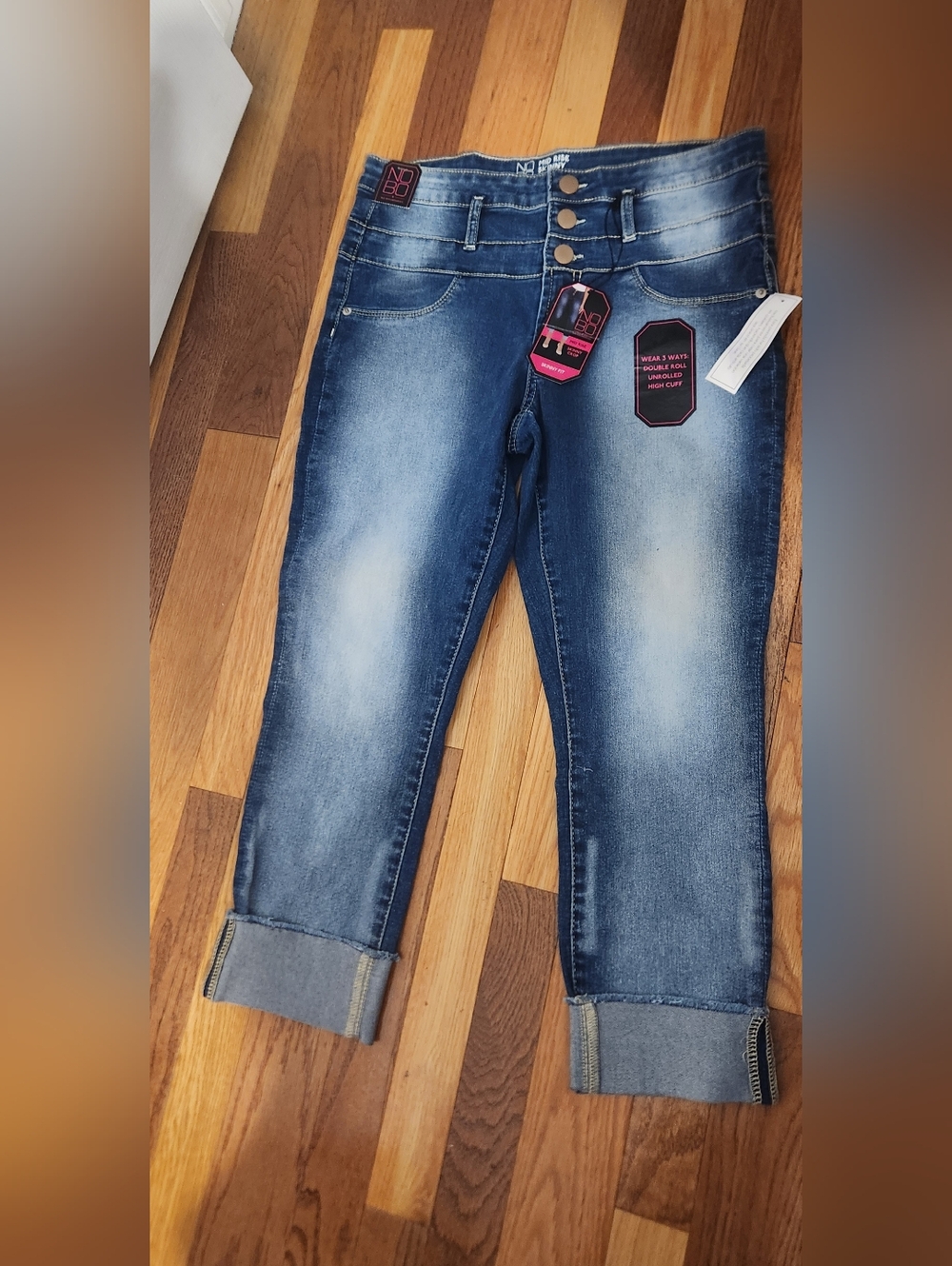 No Boundaries Medium Blue Faded Cropped Jeans